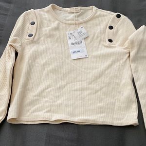 Zara size small shirt with buttons on shoulders